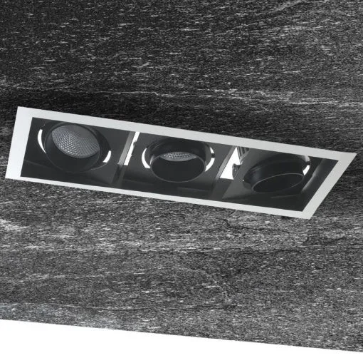 Faretto APOLLO 3 luci 10×10 cm 30w ad incasso in alluminio e antiriflesso.