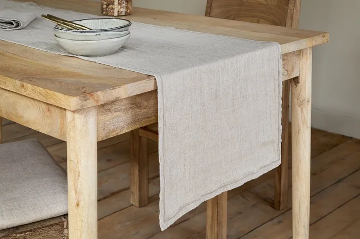 Junto Linen Runner- Natural – Magnanimous