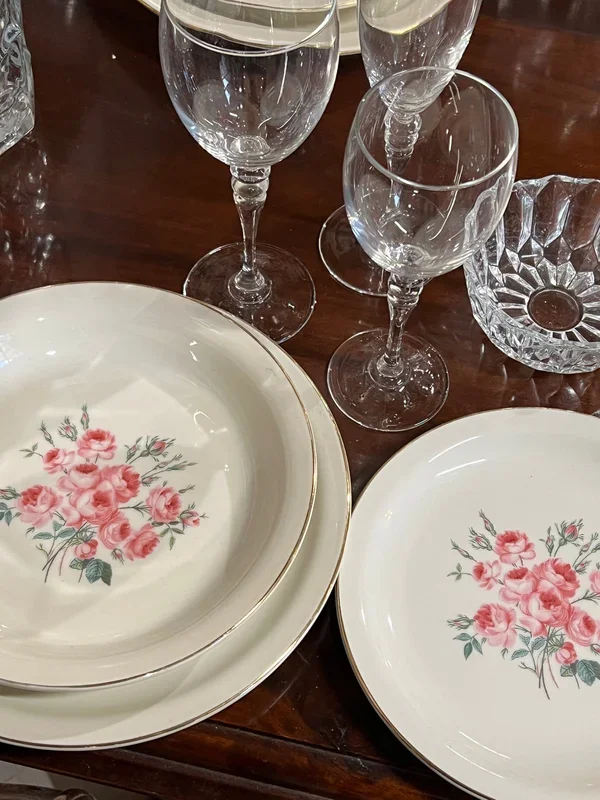 Servizio di piatti Lagenthal Suisse per 10 persone con decoro a bouquet di rose